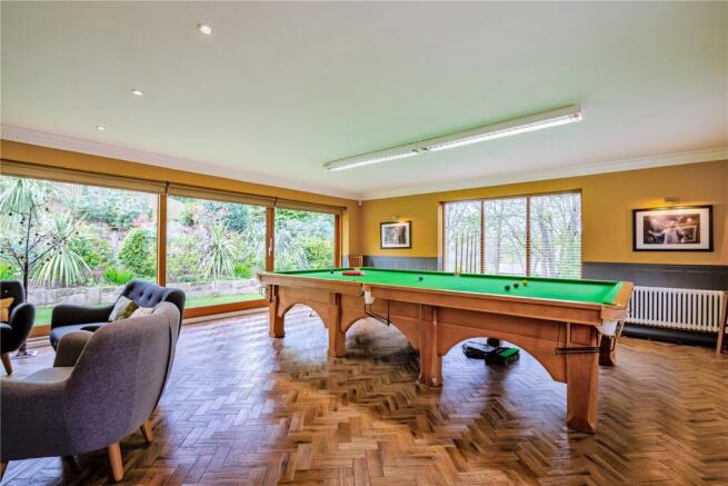 5 bed Detached for sale Image 4
