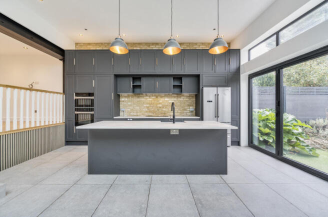 1347707-8-68b71c1...