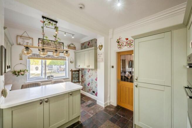 3 bed Semi-Detached for sale Image 6