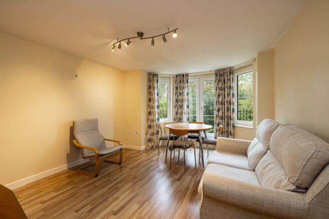 8/4 Weavers Linn, Tweedbank, TD1 3SX photo 2