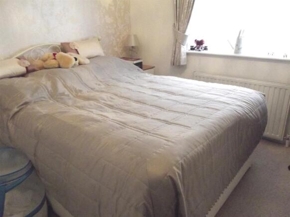 BEDROOM 2