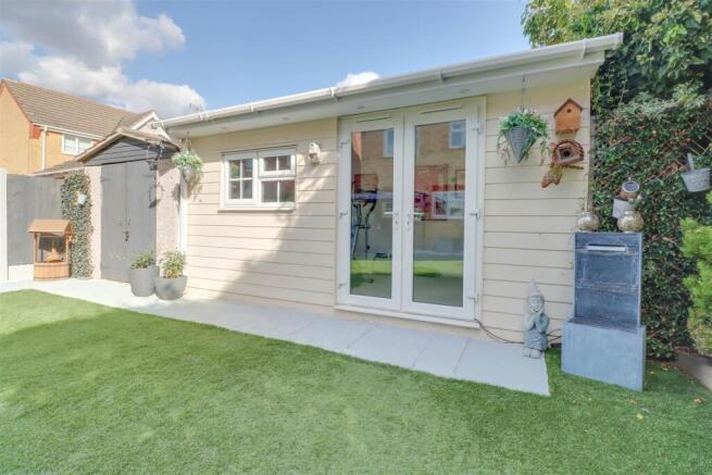 Caladonia Lane, Wickford photo 4