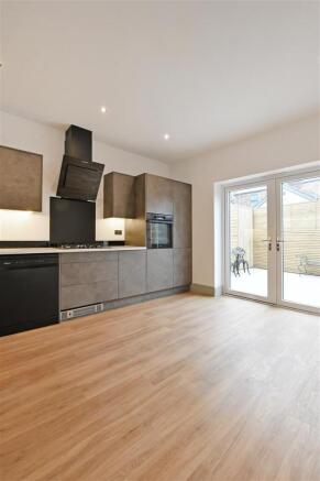 3 bed Terraced for sale Image 12