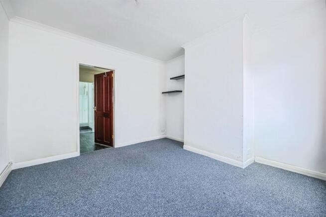 West Terrace, Hucknall, NOTTINGHAM photo 4
