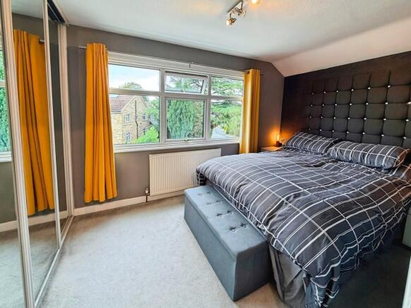 2 bed Link Detached House for sale Image 11
