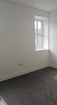 2 bed Flat to rent Image 4