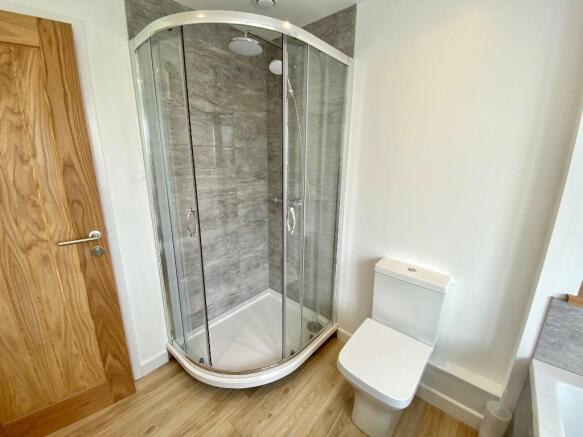 Bath/Shower Room