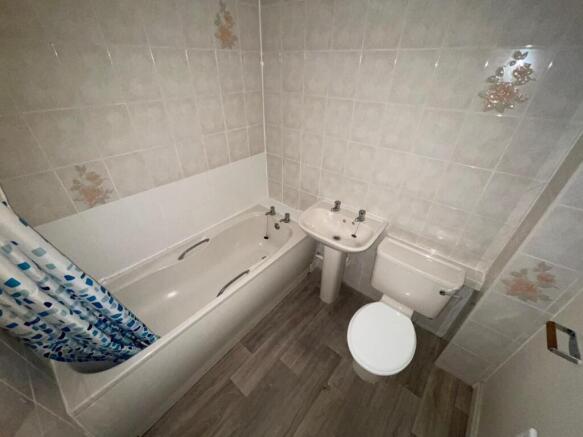 1 bed Flat to rent Image 4