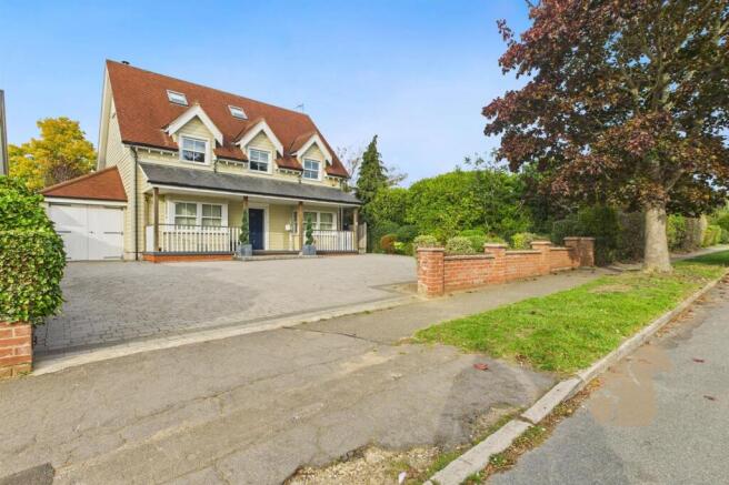 5 Bedroom Detached in CO5 8LX