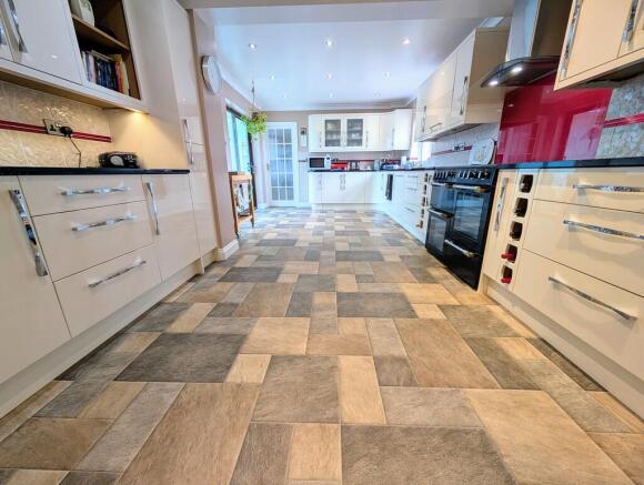 PXL_20251027_1156...