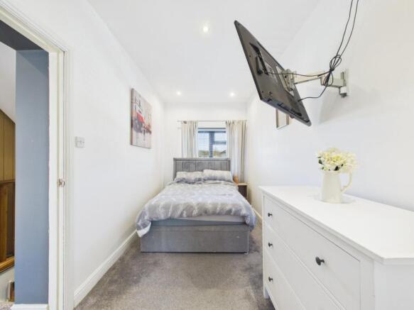 3 bed Semi-Detached for sale Image 8