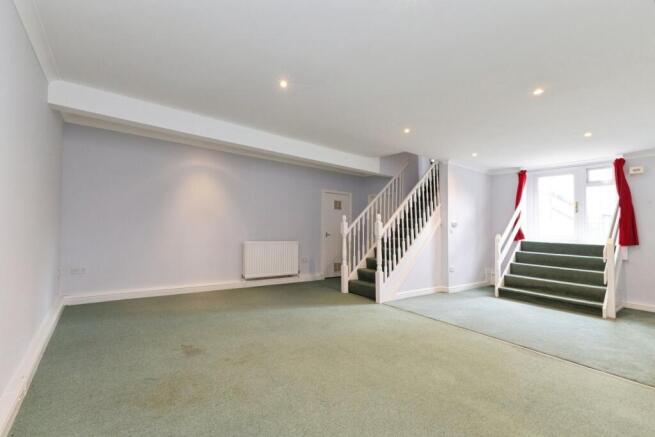 3 bed Apartment for sale Image 4