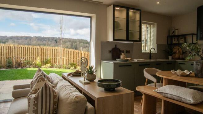 4 bed Detached for sale Image 4