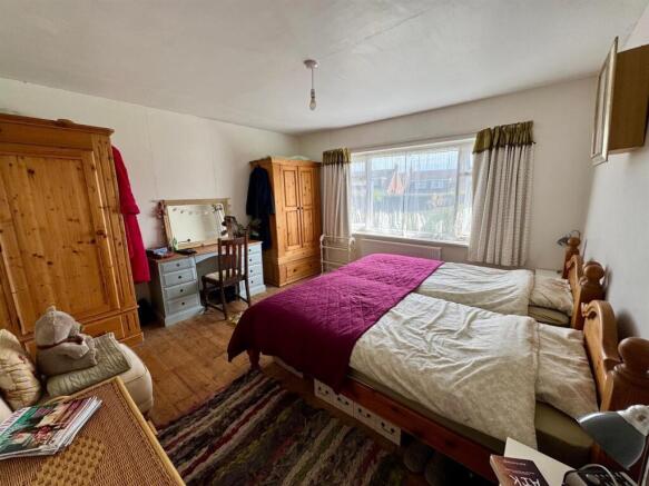 bed 1.jpg