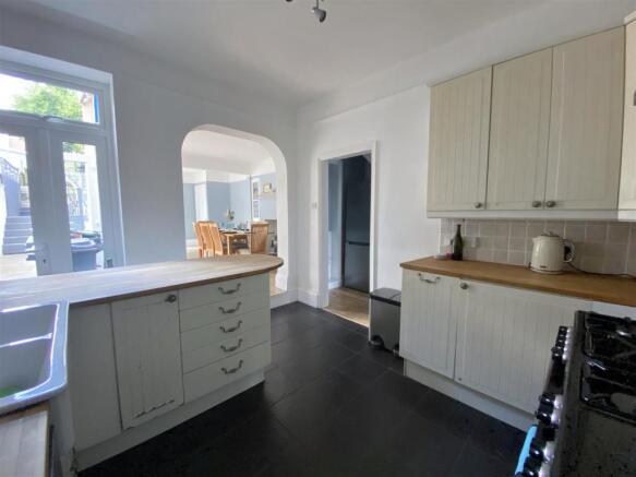 67 Newport Road kitch to dining.jpg