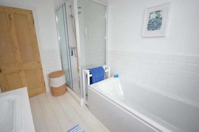 bathroom1.JPG