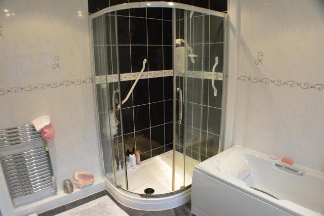 Bathroom Second Picture