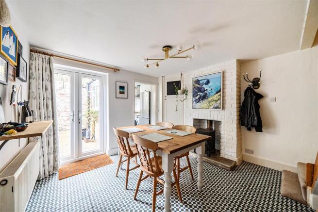 Dining room 2.jpg