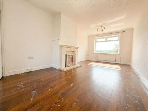 3 bed Semi-Detached to rent Image 5