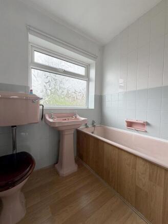 3 bed House for sale Image 9