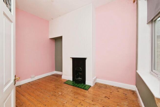 2 bed Terraced for sale Image 10