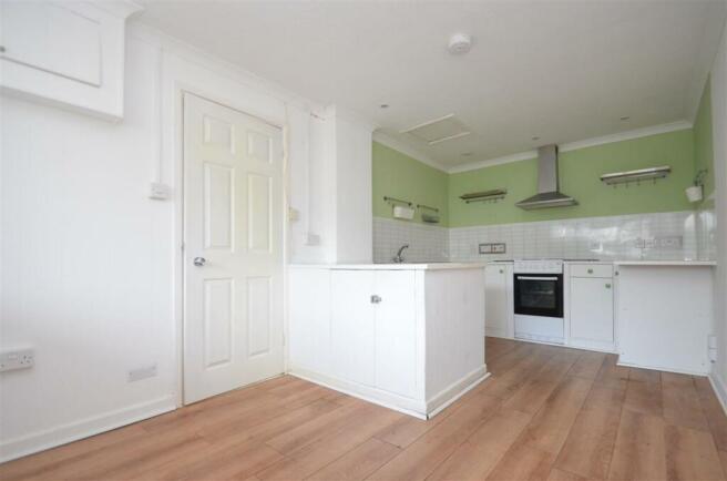 KITCHEN/BREAKFAST