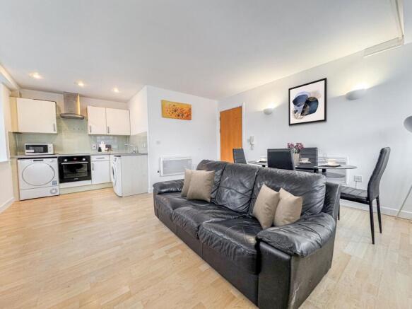 Kitchen / Living Room