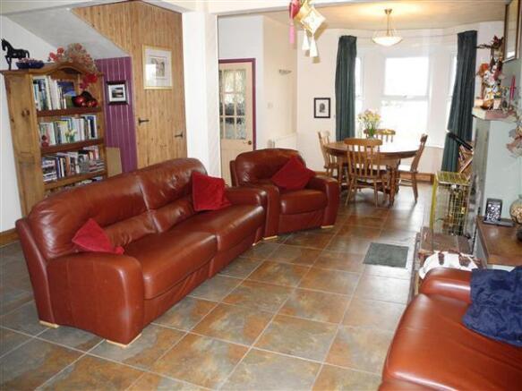 Lounge/Dining Room