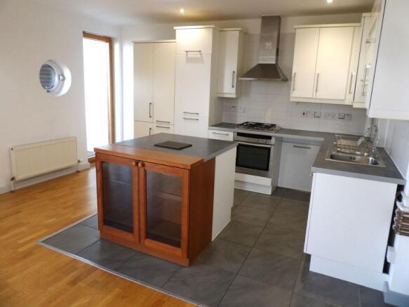 KITCHEN NEAR