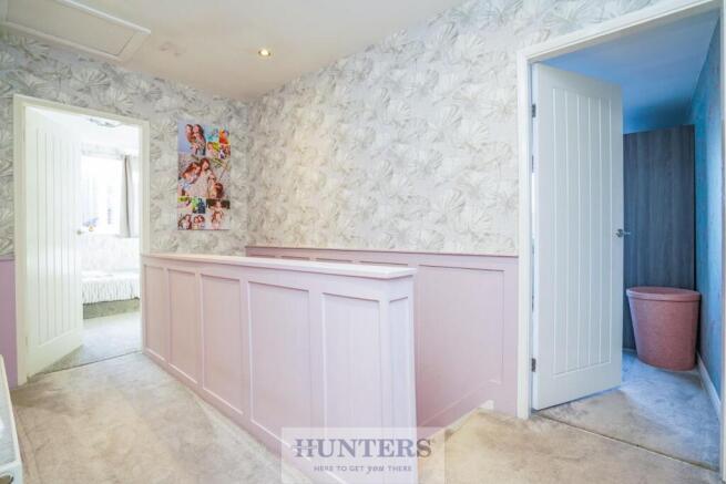 4 bed Semi-Detached Bungalow for sale Image 9