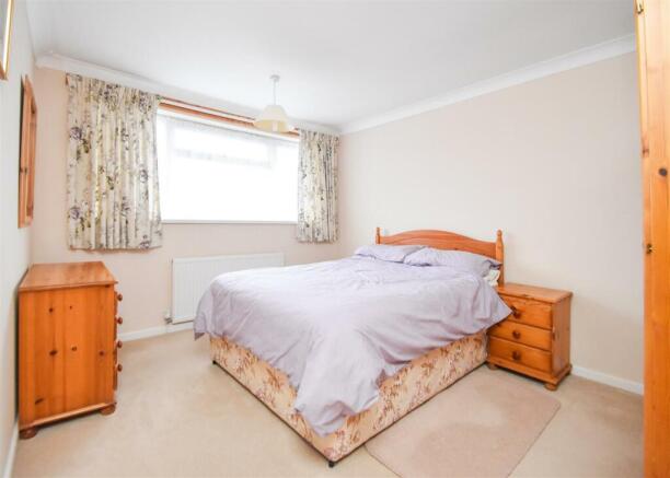 84 Bellencroft Gardens - Bedroom 2.jpg
