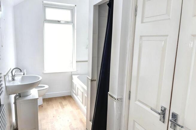 2 bed Terraced for sale Image 8