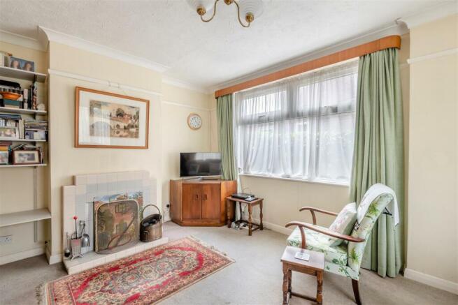 8591350-interior02.jpg