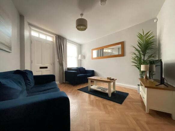 4 bed Semi-Detached for sale Image 5