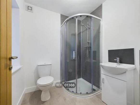 4 bed Detached to rent Image 8
