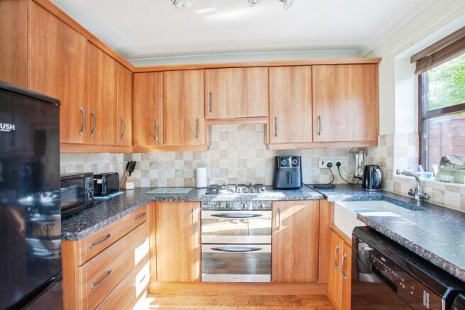 3 bed Semi-Detached for sale Image 5