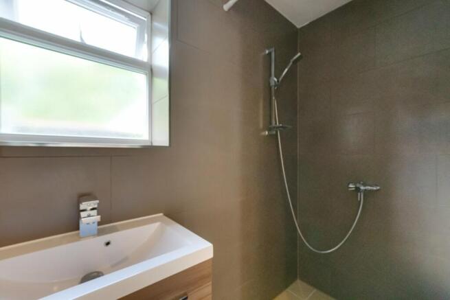 AnnexModern Wet Room