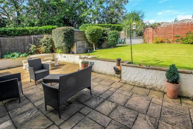 Rear Garden (2).JPG
