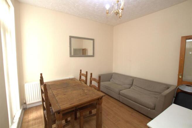 3 bed House to rent Image 7