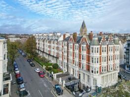 33a, 40 Gwydyr Mansions, Holland Road, Hove BN3 1JW