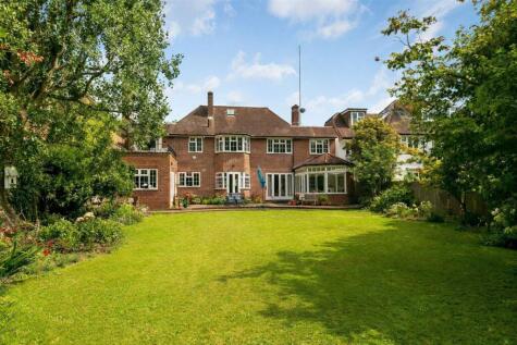 Roedean Crescent, Putney