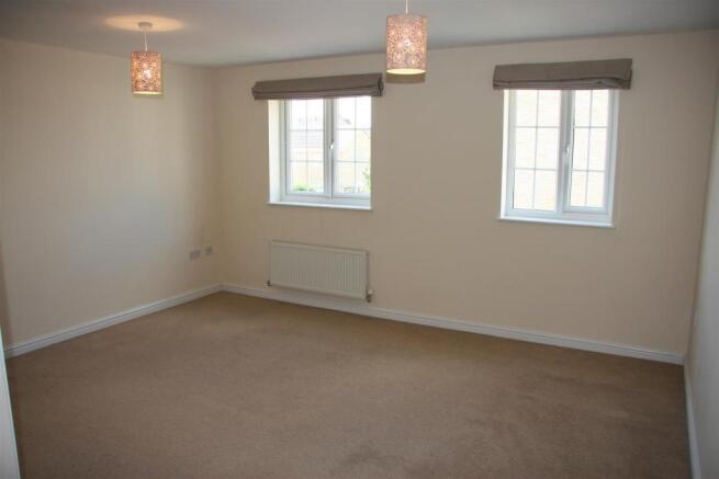Lounge 1.JPG