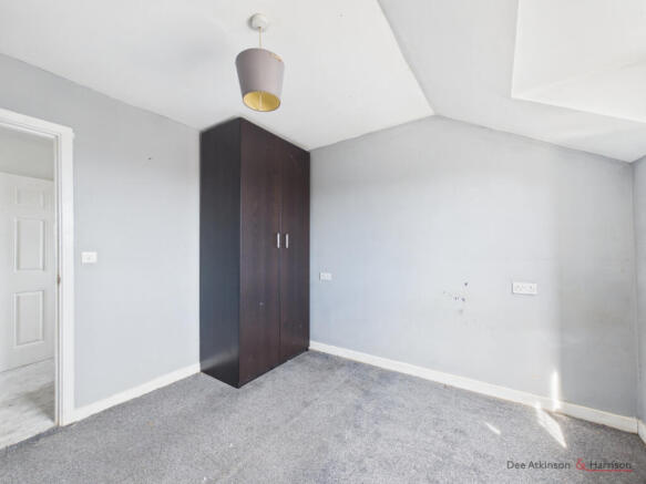 2 bed Flat for sale Image 6