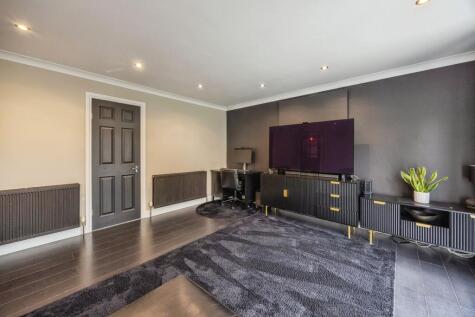 Clement Rise, Livingston, EH54