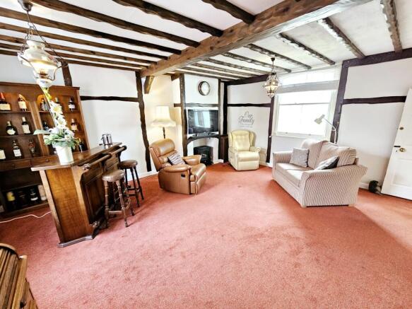 5 bed Detached for sale Image 10