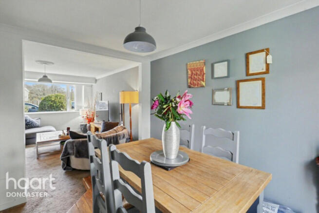 4 bed Semi-Detached for sale Image 11