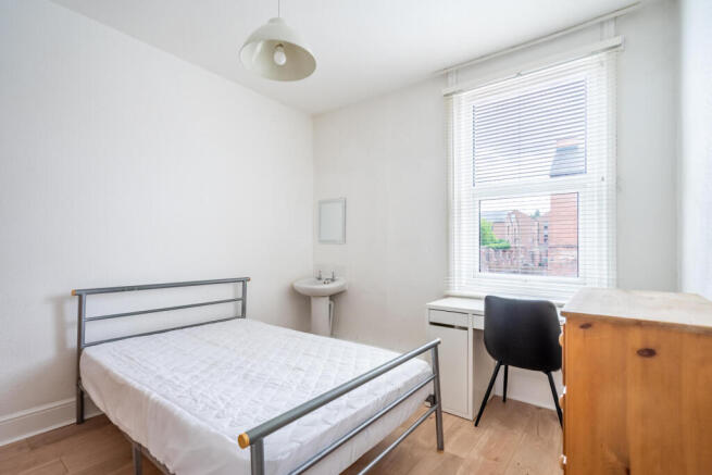 8 bed Town House for sale Image 10