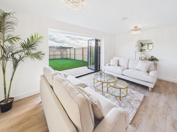 4 bed Detached for sale Image 11