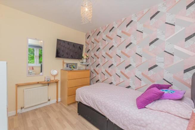 21. Bedroom 3 (2).jpg