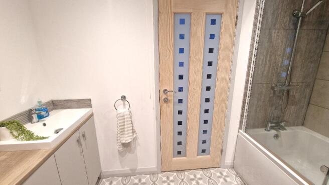 En-suite Bathroom